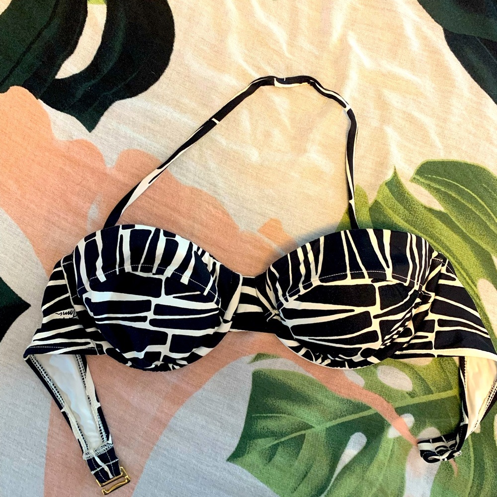 Trina Turk Black and White Bikini Top Size 6